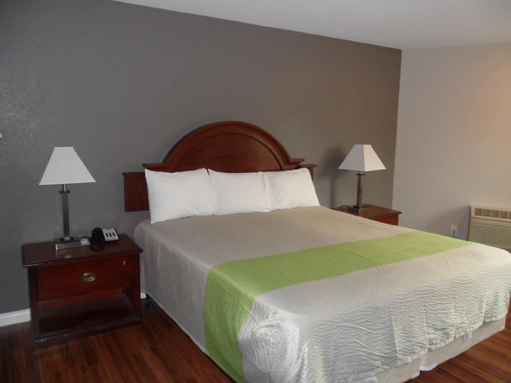 Econo Lodge Gorman Екстериор снимка