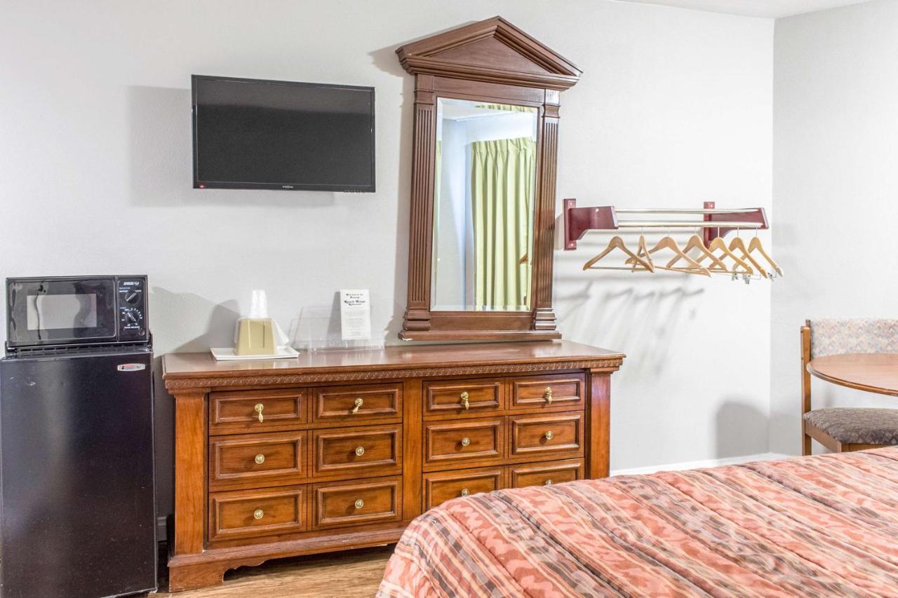 Econo Lodge Gorman Екстериор снимка