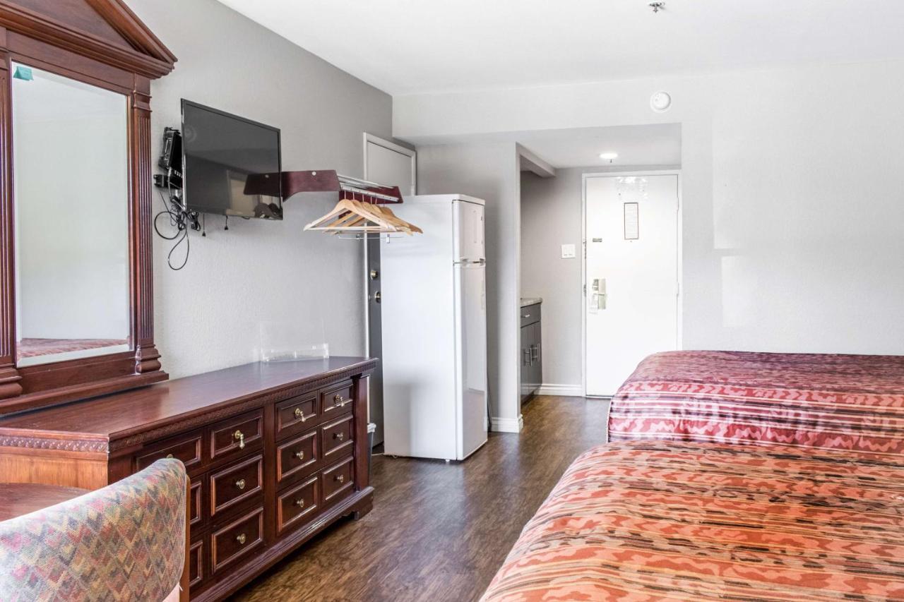 Econo Lodge Gorman Екстериор снимка
